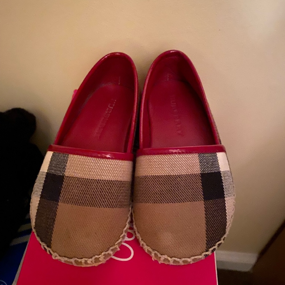Burberry girls shoes size 24 eu/ 7.5 US